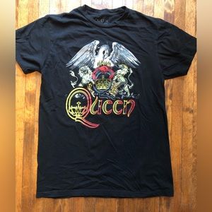 Queen 2021 Official Tour Merchandise- Band shirt- rock music sz M unisex